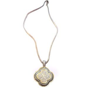 Vintage style clover Gold tone silver Necklace with Elegant Pendant